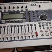 Audio workstation YAMAHA AV1600 mixer digitale