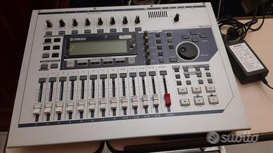 Audio workstation YAMAHA AV1600 mixer digitale