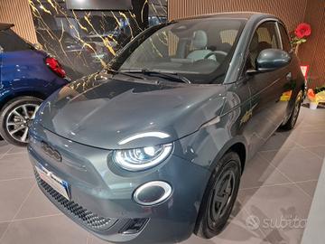 Fiat 500e Berlina 42 kWh Giorgio Armani 12/2024 KM