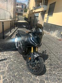 X adv 750