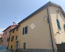 2 LOCALI A BORDIGHERA