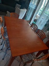 tavolo con sedie 