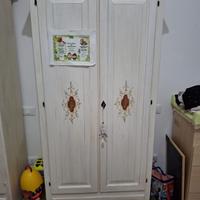 Coppia di armadi dipinti a mano