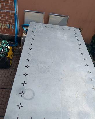 tavolo in ferro battuto