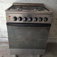 cucina 4 fuochi piu' forno  tecnogas 