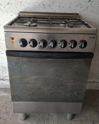 cucina 4 fuochi piu' forno  tecnogas 