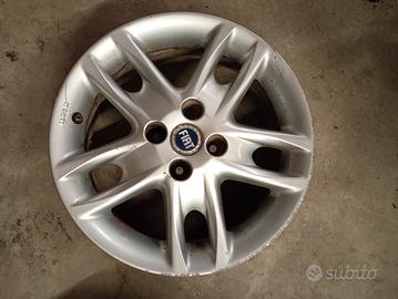 Cerchi in lega Fiat punto 15"