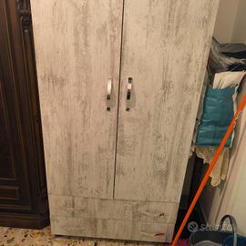 armadio due ante e due cassetti 