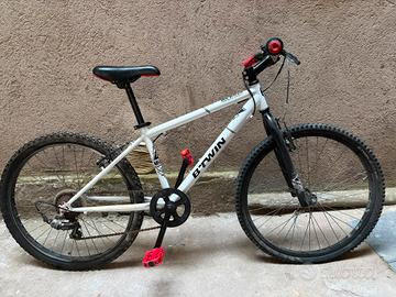 Bicicletta BTwin Rockrider 300 da 24 pollici