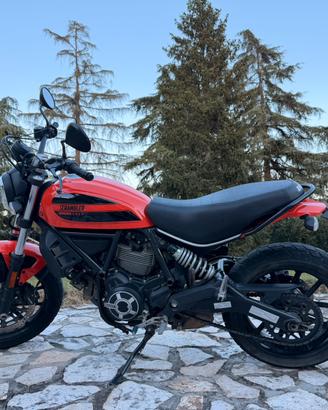 Moto Ducati Scrambler Sixty2