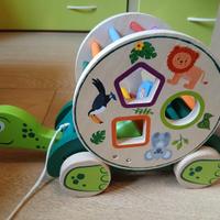 Tartaruga di legno con forme