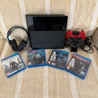 Playstation 4 con 4 giochi, 2 joystick e cuffie