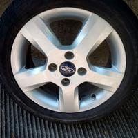 Come nuovi-cerchi in lega + copertoni Ford Fiesta