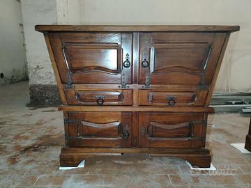 Mobile antico in legno massello