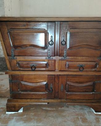 Mobile antico in legno massello