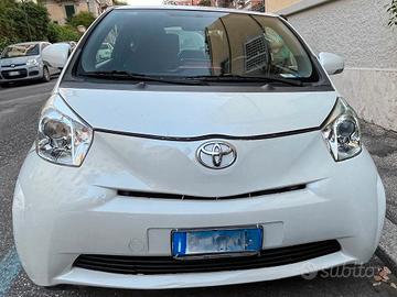 TOYOTA iQ 1.0 CVT Sol con navigatore LEGGERE BENE