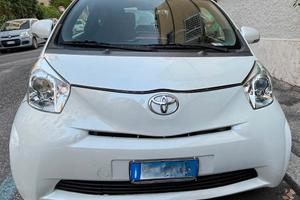 TOYOTA iQ 1.0 CVT Sol con navigatore LEGGERE BENE