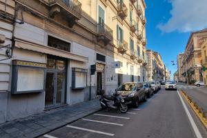 VIA UMBERTO bottega una luce su strada C/1