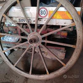 2 ruote carro antico