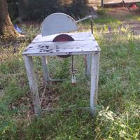 Banco con sega a disco 380V