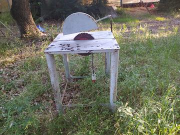 Banco con sega a disco 380V