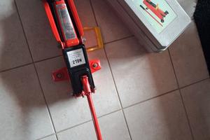 Crick idraulico 2 tonnellate
