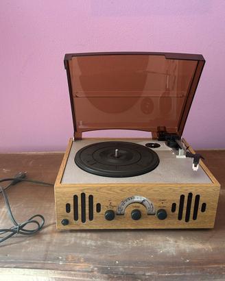 Giradischi retro vintage con radio AM/FM e cassa