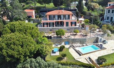 Villa di 480 m² con più di 5 locali e box auto dop