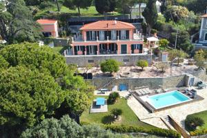 Villa di 480 m² con più di 5 locali e box auto dop