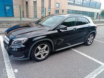 Mercedes GLA 220