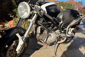 Ducati Monster 750 - 2002