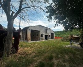 Rustico da ristrutturare su terreno di 3.000mq