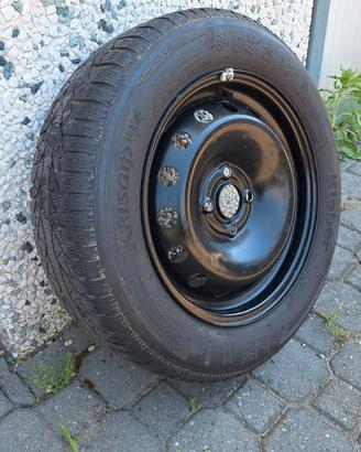 Cerchi da 15" con gomme termiche 