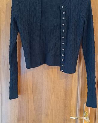 Cardigan nero con bottone gioiello Zara