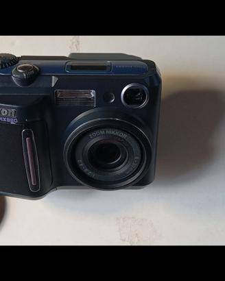 MACCHINA FOTOGRAFICA VINTAGE - NIKON COOLPIX 880