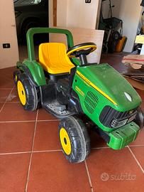 Trattorino con rimorchio john deer