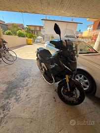 X ADV750