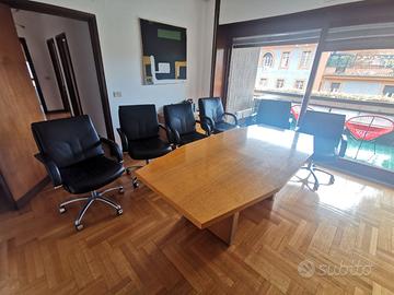 6 poltrone in pelle con braccioli