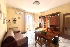 LUMINOSO TRILOCALE CON BALCONE