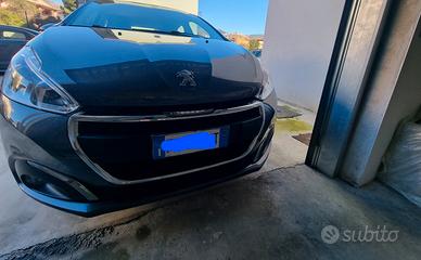 Peugeot 208 1.6 hdi
