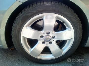 Cerchi e Pneumatici Invernali Mercedes 235/45 R17