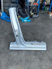 MONTANTE CENTRALE TRA LE PORTE DX DESTRO A3 8V 016