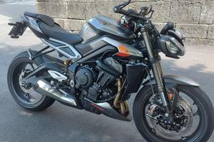 Street Triple 765 rs