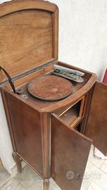 Mobiletto anni '40 giradischi radio