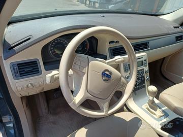 volvo V70 station wagon