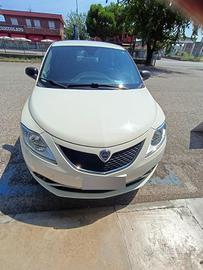 Lancia Ypsilon TwinAir Turbo Metano 