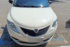 Lancia Ypsilon TwinAir Turbo Metano 