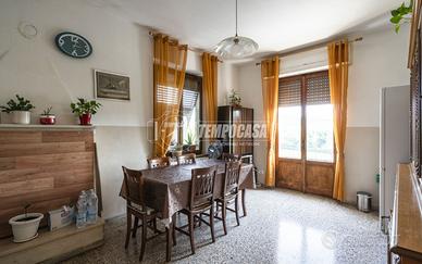 Ampio appartamento con soffitta