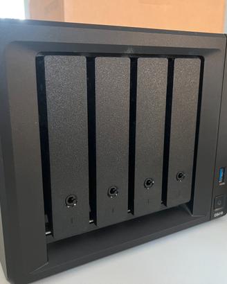 NAS Synology DS418 + 2TB WD