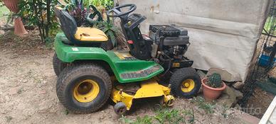 trattorino tagliaerba John Deere lx188